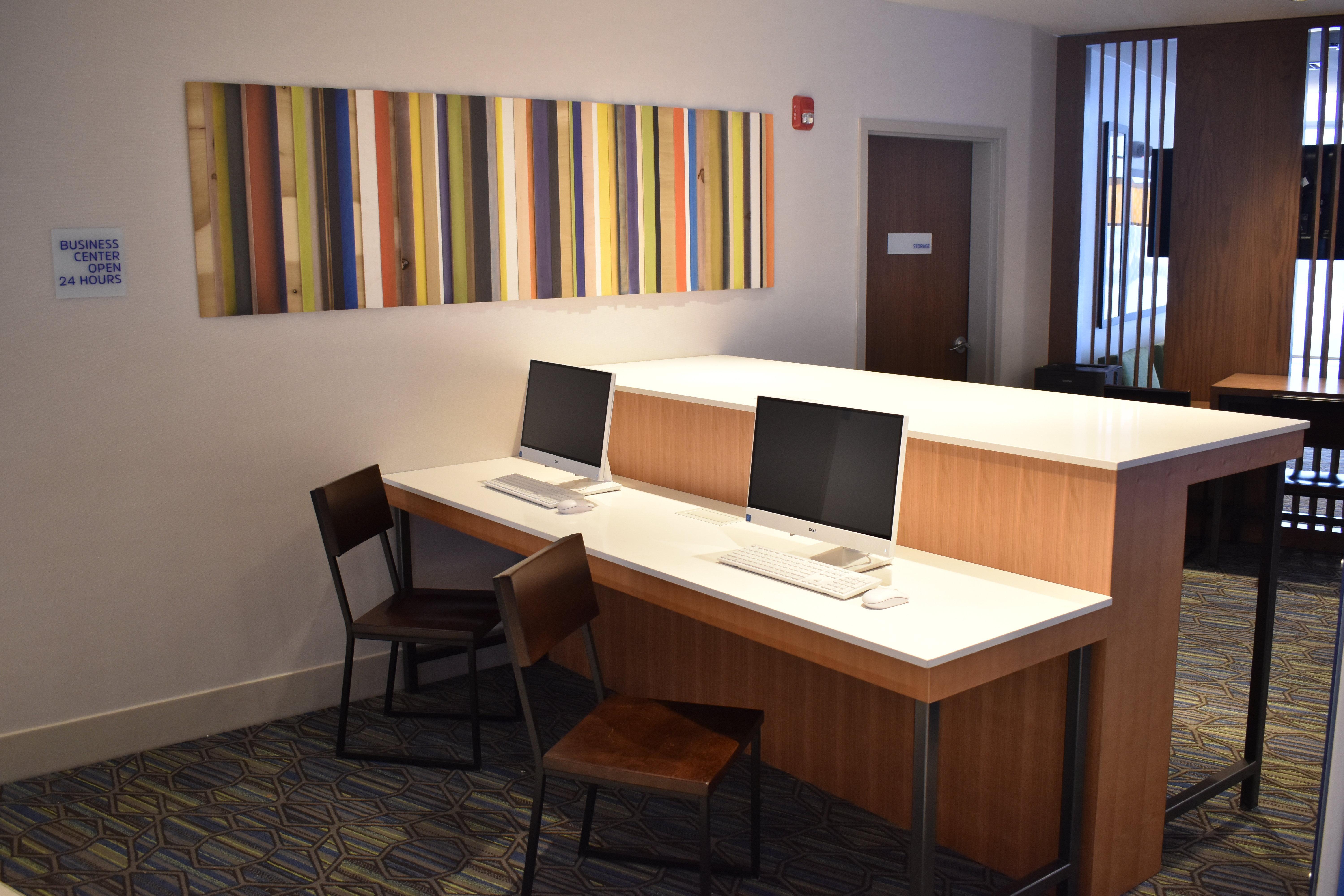 Holiday Inn Express & Suites - Boston South - Randolph By Ihg Zewnętrze zdjęcie
