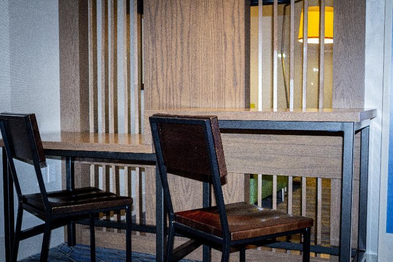 Holiday Inn Express & Suites - Boston South - Randolph By Ihg Zewnętrze zdjęcie