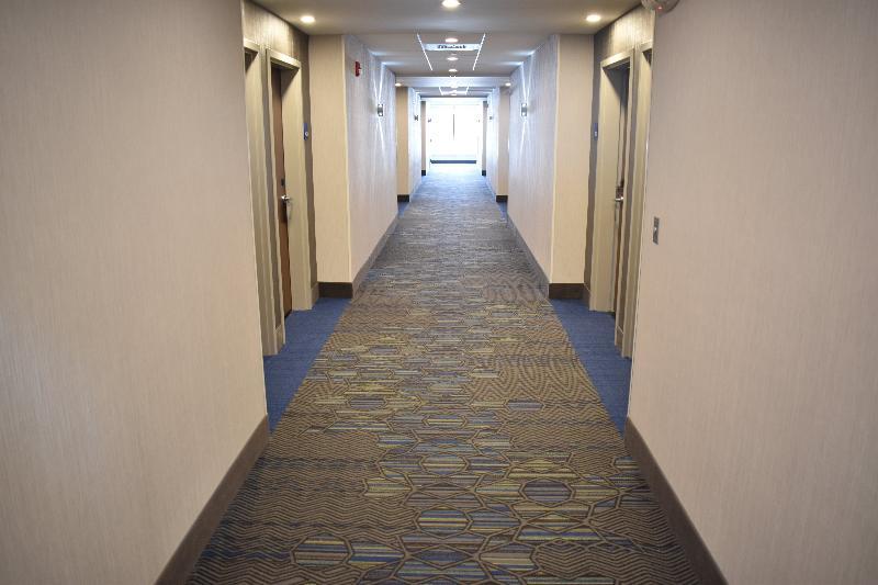 Holiday Inn Express & Suites - Boston South - Randolph By Ihg Zewnętrze zdjęcie