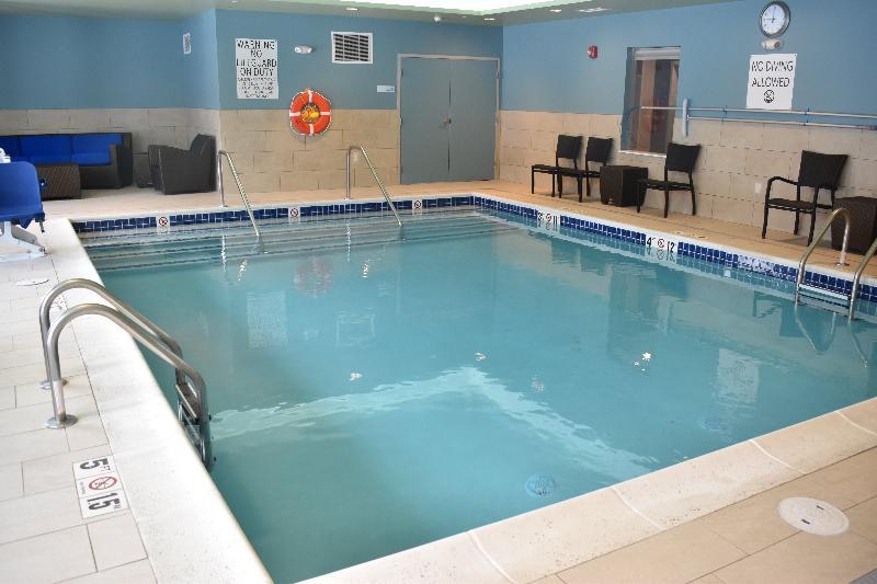 Holiday Inn Express & Suites - Boston South - Randolph By Ihg Zewnętrze zdjęcie